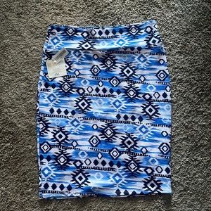 BRAND NEW, NEVER WORN. LuLaRoe Cassie knee length pencil skirt!